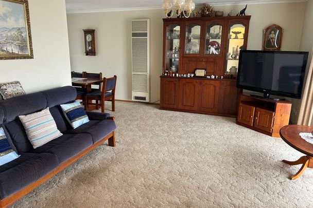 3 BEDROOM- CENTRAL LOCATION - Photo 1