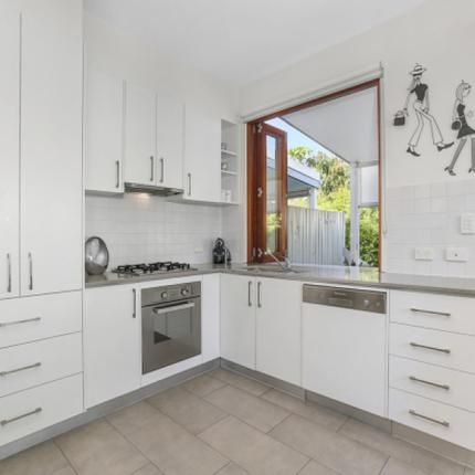 YERONGA - IMMACULATE AND MODERN 3-BED TOWNHOUSE WITH AIRCON IN DESIRABLE LOCATION! - Photo 5