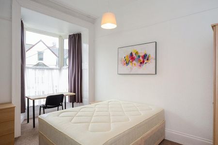 6 bedroom terraced house to rent - Photo 2