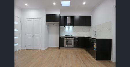 Single-level unit to suit your contemporary lifestyle - Photo 2