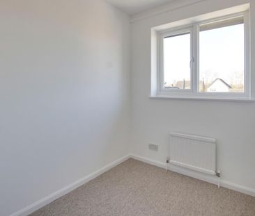 4 bedroom terraced house to rent - Photo 3
