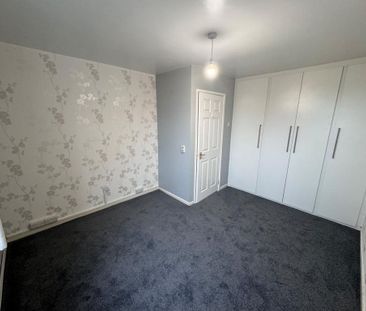 2 bedroom semi-detached bungalow to rent - Photo 2