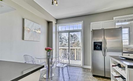 For Lease - 38 Burgon Place, Aurora, Ontario - Photo 2