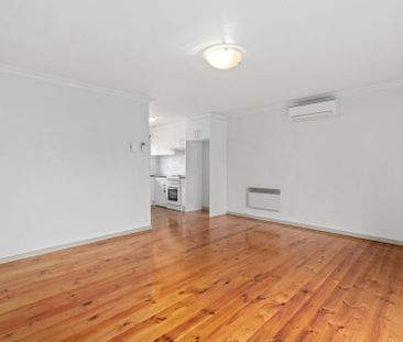 BRIGHT & INVITING! - Photo 1