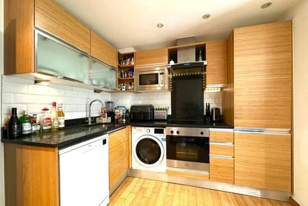 1 Bed Flat, Westferry Road, E14 - Photo 3