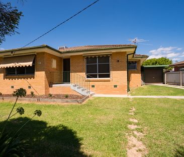 47 ANDERSON STREET, Wodonga VIC 3690 - House For Rent | Domain - Photo 2