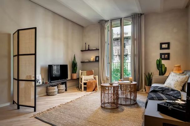 Carrer de la Diputació, Barcelona, Catalonia 08013 - Foto 1