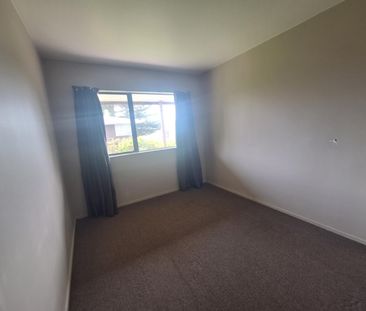 Two weeks rent free - Three Bedroom Home - Photo 6