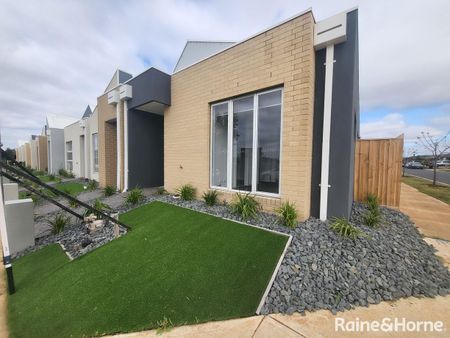 19 Grazing Road, Weir Views, VIC 3338 - Photo 4