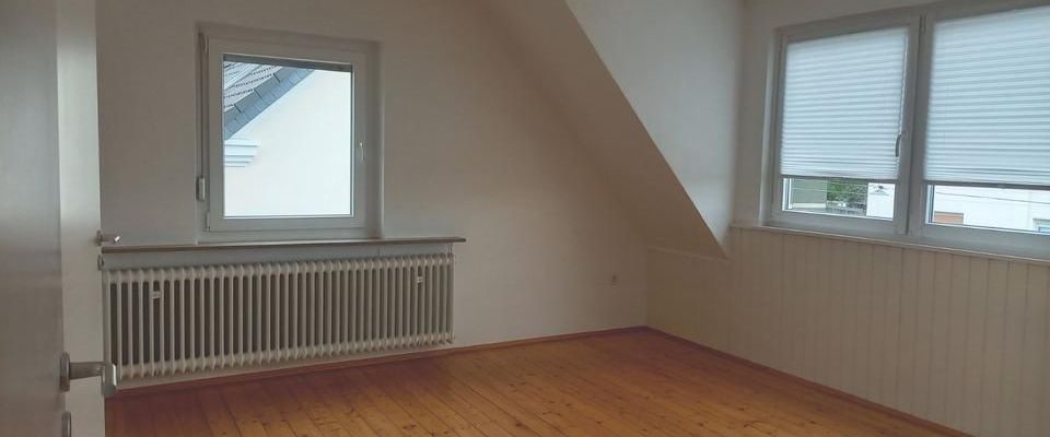 3 ZKB mit Balkon: renoviert, hell, groß, Badewanne, Obercastrop - Foto 1
