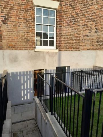 4 bedroom terraced house to rent - Photo 5