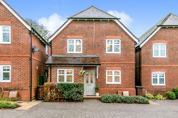 4 bedroom detached house to rent - Photo 1