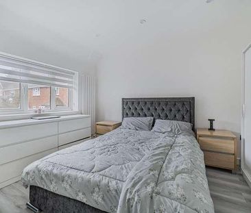 Sunningdale, Berkshire, SL5 - Photo 5