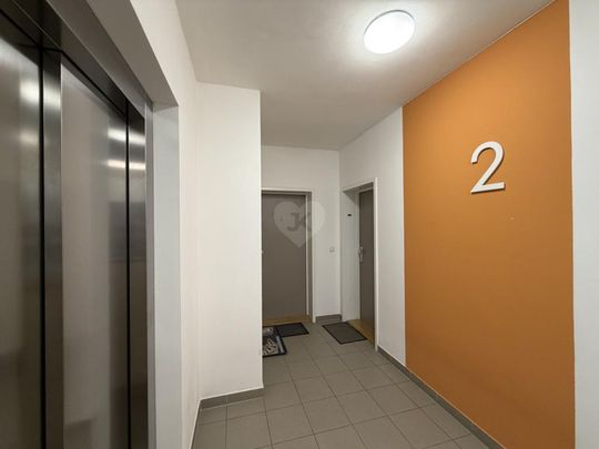 Pronájem bytu 1+kk 34 m2 - Photo 1