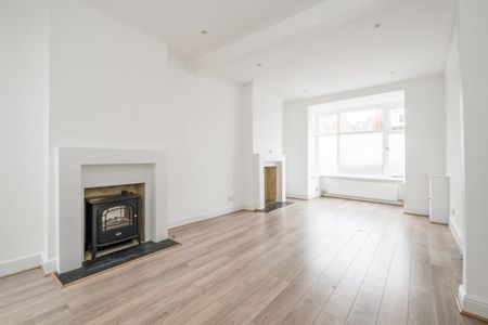 3 bedroom end of terrace house to rent - Photo 4