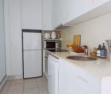 CHARMING FULLY FURNISHED ONE-BEDROOM APARTMENT IN THE HEART OF DARWIN - Photo 2