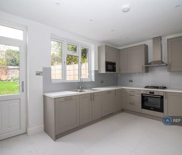 5 bedroom semi-detached house to rent - Photo 6