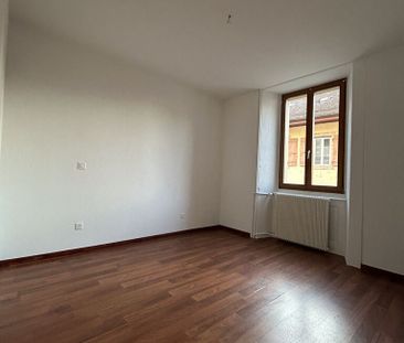 Large 2.5-room apartment in Champagne - Photo 2