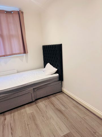 2 Bed Flat, Chicksand Street, E1 - Photo 4