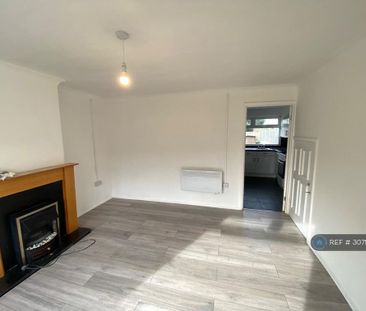 3 bedroom semi-detached house to rent - Photo 4
