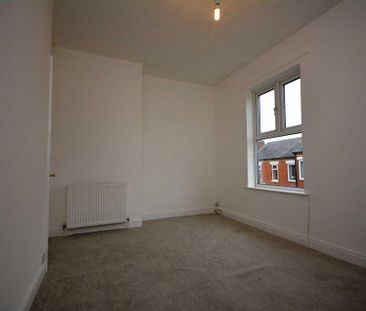 3 bedroom end of terrace house to rent - Photo 5