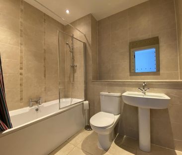 2 bedroom flat to rent - Photo 3