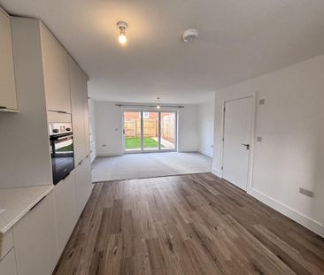 3 bedroom end of terrace house to rent - Photo 1