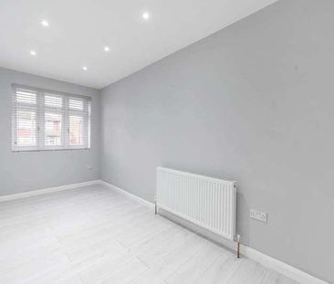 Bromefield, Stanmore, HA7 - Photo 5