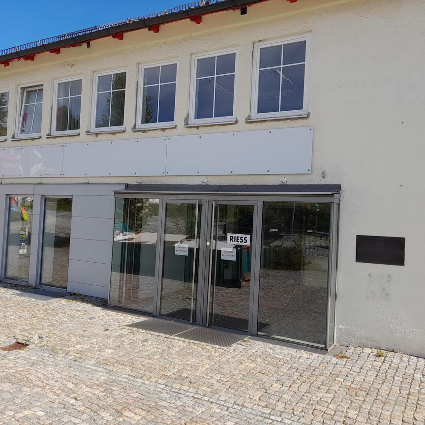Verkaufsgeschäft, Ladenfläche in 94518 Spiegelau, Hauptstraße 2-4 zu vermieten - Photo 1
