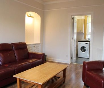 2 bed flat for rent in Priestfield - Photo 1
