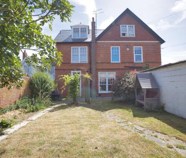 3 bedroom flat to rent - Photo 6