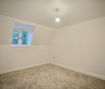 3 bedroom semi-detached house to rent - Photo 6