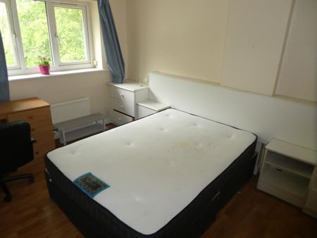 7 bedroom semi-detached house to rent - Photo 2