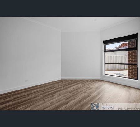 3/21 Redfern Crescent, Eumemmerring, Vic 3177 - Photo 2