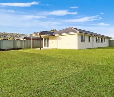 MODERN FAMILY LIVING IN MACARTHUR GROVE ESTATE - Photo 4