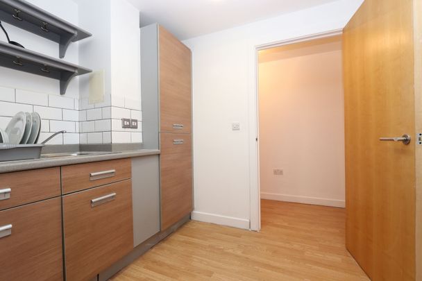 Room in a Shared Flat, Bevan Court, E3 - Photo 1