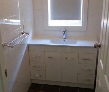 Ideal Location – 3 Bedroom Home!! - Photo 3