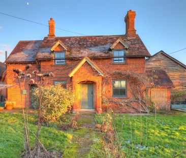 Middle Spernal Cottage - Photo 2