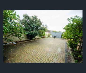 Perfect Location.. walking distance to Primary School.. - Photo 1