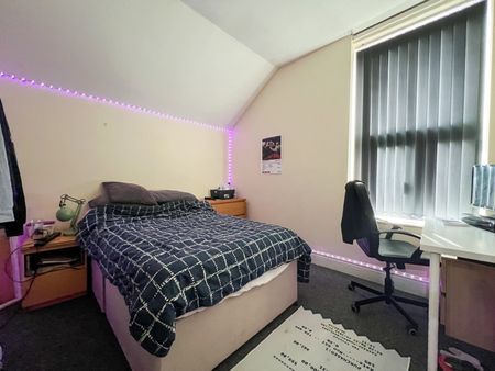 Pen-Y-Wain Road, Roath - Photo 3