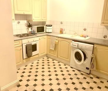 Banister Park, So15 - Photo 3