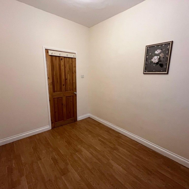 3 Bedroom Semi-Detached House - Photo 1