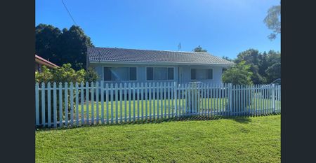 Well-Maintained Three Bedroom Home! - Photo 2