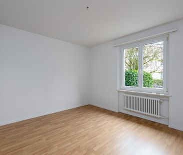 Idyllische Wohnung mit schönem, grossen Gartensitzplatz - Photo 2