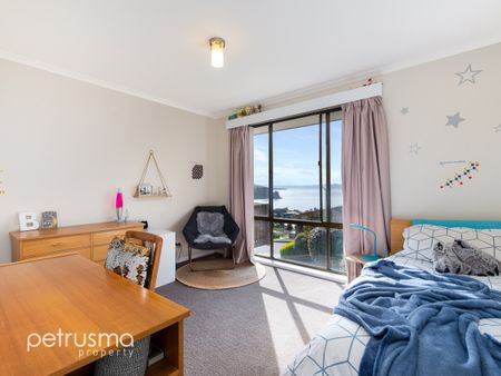 Family Home with Breathtaking Views - Photo 3