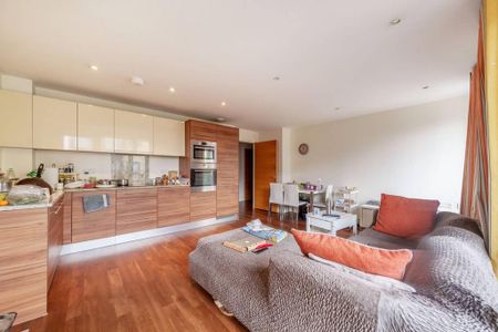 2 bedroom flat to rent - Photo 4