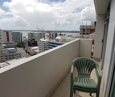 AUCKLAND CENTRAL Eden Crescent one bedroom with seaviews - Photo 5