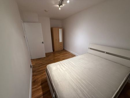 3 Bed Maisonette, Giraud Street, E14 - Photo 5