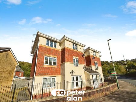 Coed Celynen Drive, Abercarn - Photo 4