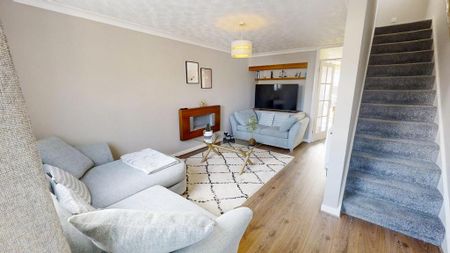 2 bedroom end of terrace house to rent - Photo 2